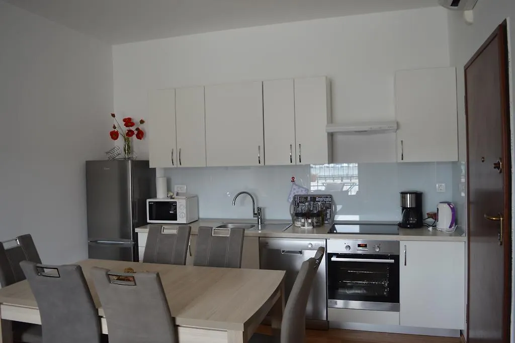 Apartments Svjetlana Trogir 0*,