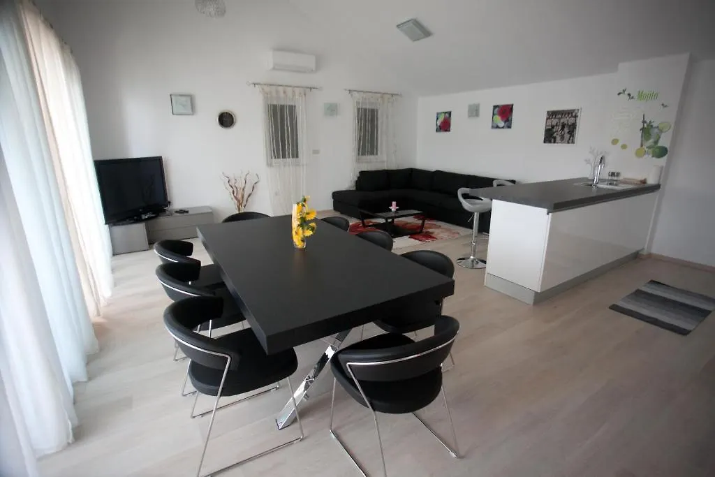 Apartments Svjetlana Trogir 0*,  Kroatië